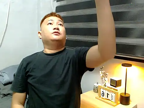 Snapshot of Bigdaddybear888 chatting on July 2026 12:00:02 PM Bigdaddybear888 online show from July 2026 12:00:02 PM
