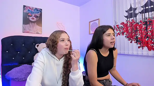 valeria and zoe online show from March 2026 03:08:01 PM