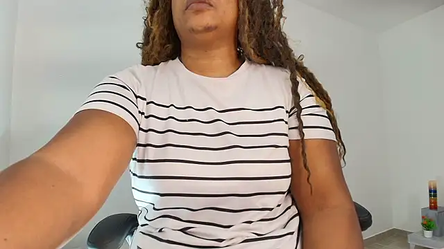 luxy benet online show from March 2026 06:41:02 AM