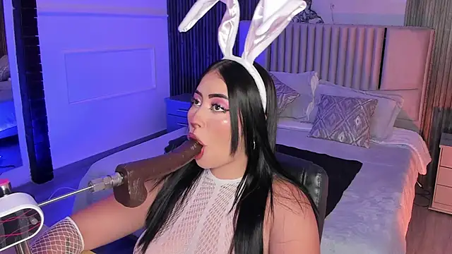 Emberrvelvet online show from April 2026 04:20:02 AM