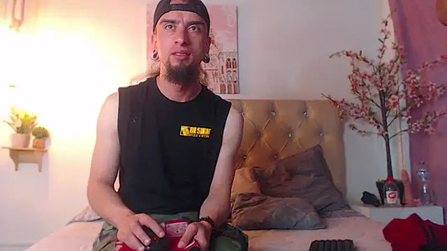 Rommen N Zoe online show from April 2026 01:03:01 AM