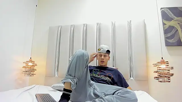 Snapshot of Ethan_Wolfe chatting on March 2026 05:19:01 AM Ethan Wolfe online show from March 2026 05:19:01 AM