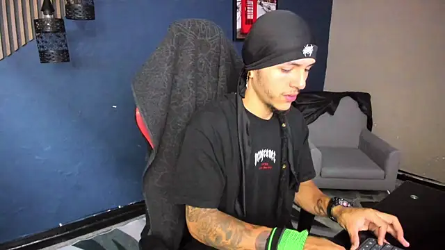 DanteLuxx online show from April 2026 03:26:01 AM