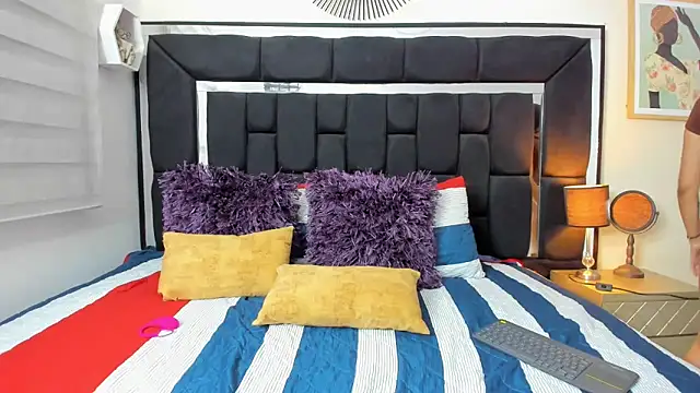 Tiana moon online show from April 2026 02:15:02 AM