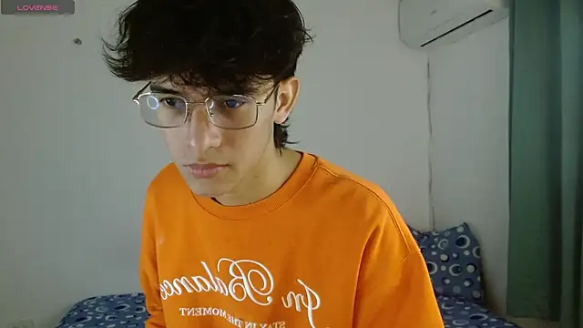 noah millerx online show from May 2026 03:56:01 AM