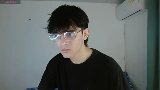 noah millerx online show from May 2026 04:41:02 AM