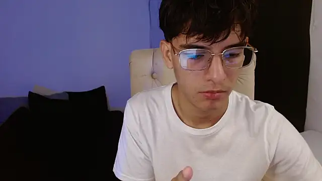 Snapshot of noah_millerx chatting on July 2026 08:22:01 PM noah millerx online show from July 2026 08:22:01 PM