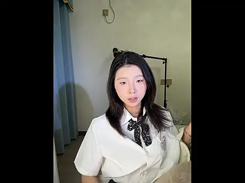 Y--F--LOVE online show from March 2026 04:12:02 PM