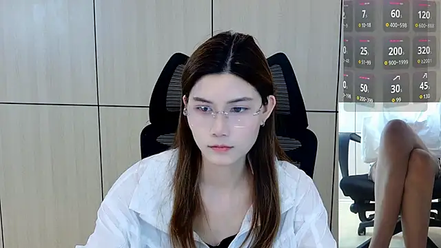 Snapshot of zhen-68 chatting on July 2026 06:17:01 AM zhen-68 online show from July 2026 06:17:01 AM