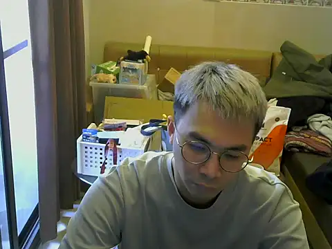 Snapshot of silverwolfwoof chatting on March 2026 07:37:02 AM silverwolfwoof online show from March 2026 07:37:02 AM