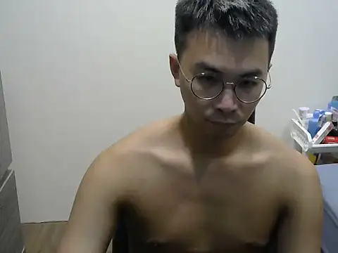 Snapshot of silverwolfwoof chatting on May 2026 04:34:01 PM silverwolfwoof online show from May 2026 04:34:01 PM