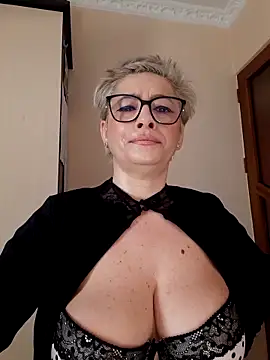 LunaBlaise online show from March 2026 07:56:01 AM