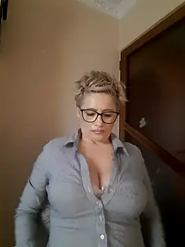 LunaBlaise online show from March 2026 07:08:02 AM