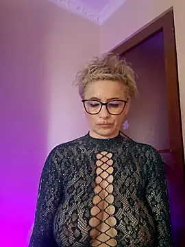 Snapshot of LunaBlaise chatting on May 2026 06:32:03 AM LunaBlaise online show from May 2026 06:32:03 AM