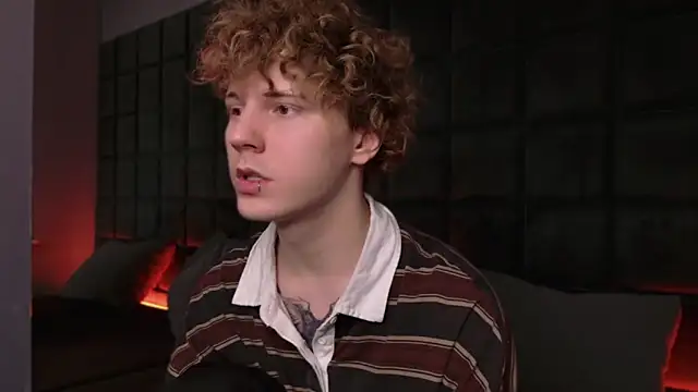 Snapshot of Mickey_Hawk chatting on March 2026 04:25:01 AM Mickey Hawk online show from March 2026 04:25:01 AM