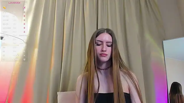 Snapshot of EllieRough chatting on April 2026 05:35:01 PM EllieRough online show from April 2026 05:35:01 PM