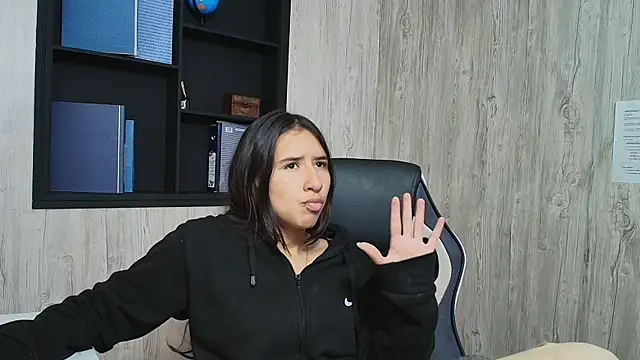 LilyRossi  online show from April 2026 01:16:02 PM