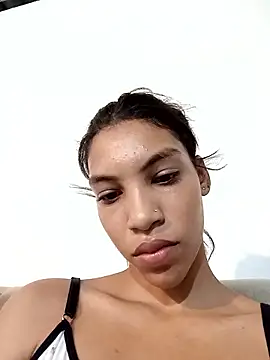 Snapshot of ginevere_20 chatting on June 2026 07:13:02 PM ginevere 20 online show from June 2026 07:13:02 PM