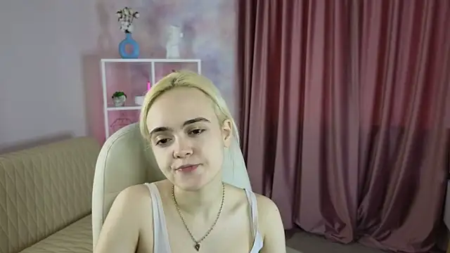 Bambi Bloom online show from March 2026 04:48:01 AM