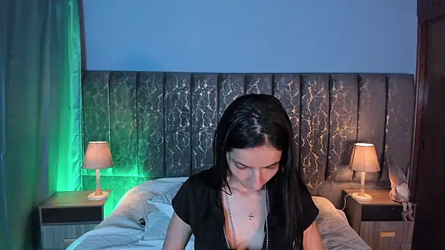 Samantha Velle online show from March 2026 01:54:01 AM