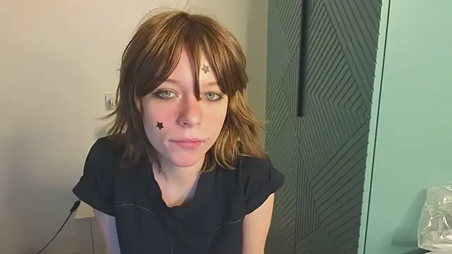 Snapshot of MollySally chatting on June 2026 04:22:01 AM MollySally online show from June 2026 04:22:01 AM