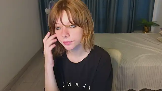 Snapshot of MollySally chatting on July 2026 04:08:02 AM MollySally online show from July 2026 04:08:02 AM