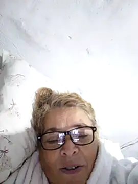 Snapshot of momismilf544 chatting on April 2026 11:25:01 AM momismilf544 online show from April 2026 11:25:01 AM