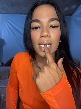 Snapshot of FlorSalvaje_ chatting on April 2026 01:47:01 AM FlorSalvaje online show from April 2026 01:47:01 AM