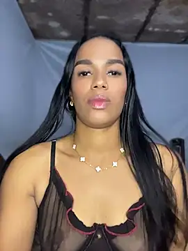 Snapshot of FlorSalvaje_ chatting on May 2026 12:48:02 AM FlorSalvaje online show from May 2026 12:48:02 AM