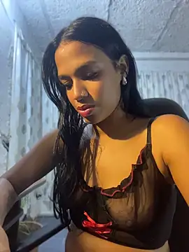 Snapshot of FlorSalvaje_ chatting on May 2026 12:39:01 AM FlorSalvaje online show from May 2026 12:39:01 AM