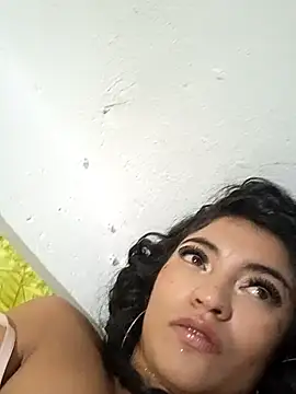 Snapshot of perla_stone11 chatting on April 2026 11:46:02 PM perla stone11 online show from April 2026 11:46:02 PM