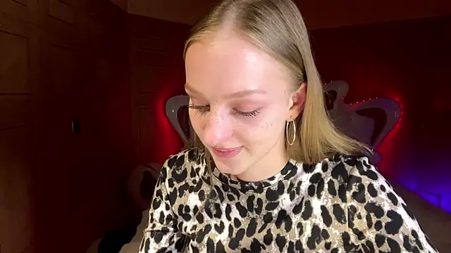 Anika Socutehe online show from March 2026 04:52:01 PM