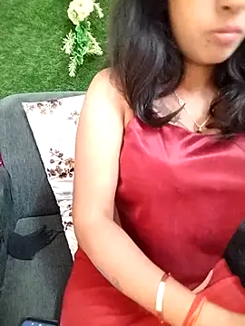 Snapshot of Tinaa_baby chatting on April 2026 01:47:02 AM Tinaa baby online show from April 2026 01:47:02 AM