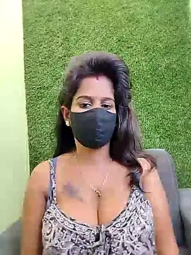 Snapshot of Tinaa_baby chatting on April 2026 11:04:02 AM Tinaa baby online show from April 2026 11:04:02 AM