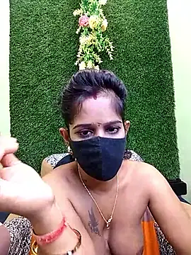 Snapshot of Tinaa_baby chatting on April 2026 05:24:02 AM Tinaa baby online show from April 2026 05:24:02 AM