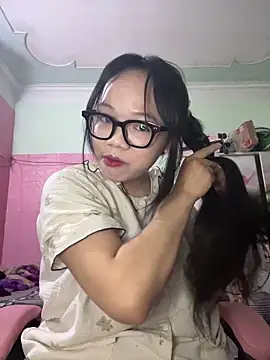 Leeeeiu online show from May 2026 03:20:01 PM