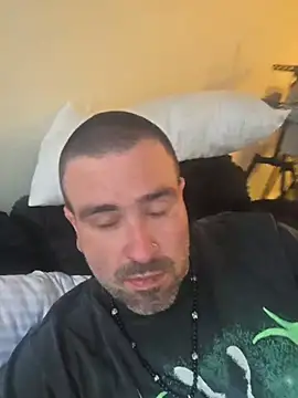 Biggbaddwulf7 online show from April 2026 01:27:01 AM