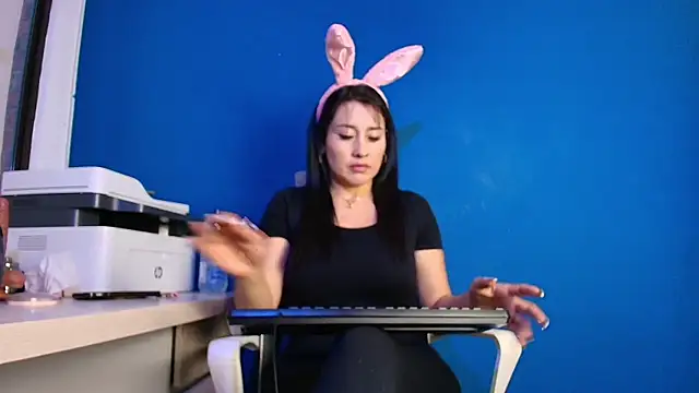 Snapshot of Terra__Rouse_ chatting on April 2026 11:11:01 AM Terra Rouse online show from April 2026 11:11:01 AM