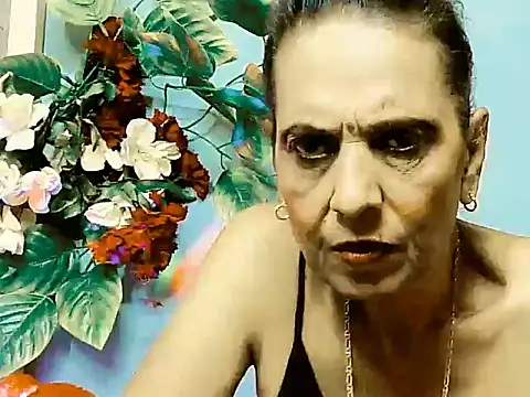 Hot queen58 online show from May 2026 05:52:01 PM