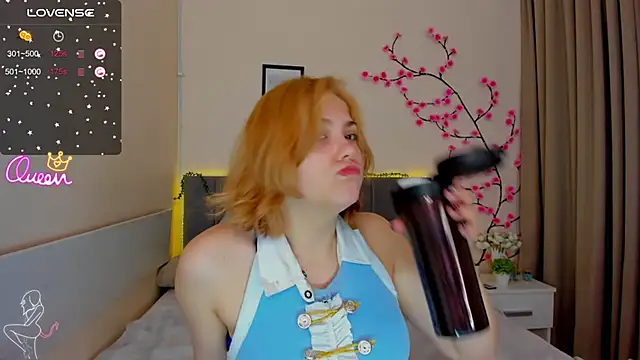Snapshot of DellaRows chatting on May 2026 05:35:01 AM DellaRows online show from May 2026 05:35:01 AM