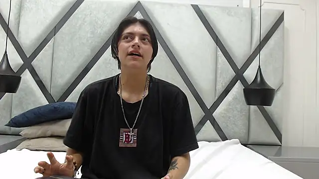 Scarlett Millerr online show from February 2026 03:01:01 PM