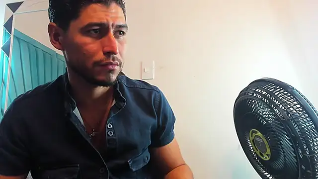 Snapshot of leo_carter chatting on March 2026 02:35:02 PM leo carter online show from March 2026 02:35:02 PM