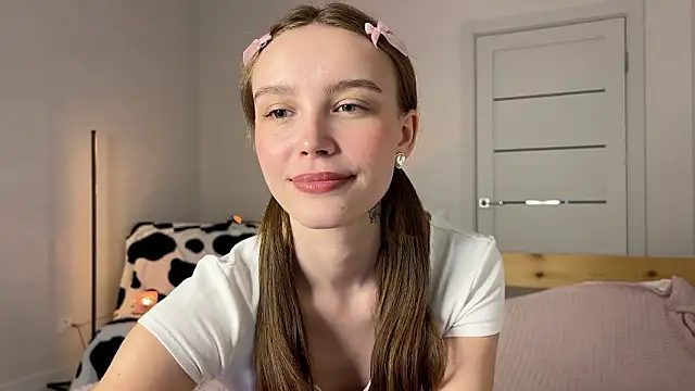 Lolatatee online show from March 2026 03:19:02 PM