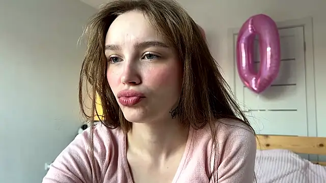 Lolatatee online show from March 2026 04:07:01 AM