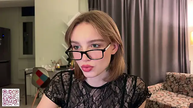 Lolatatee online show from May 2026 05:08:01 PM