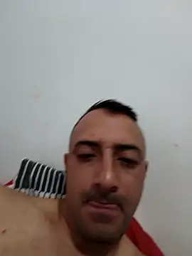 Snapshot of RaphandLey chatting on February 2026 05:57:02 PM RaphandLey online show from February 2026 05:57:02 PM