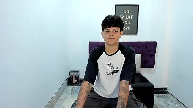 TomBoy Natali online show from April 2026 06:46:01 PM