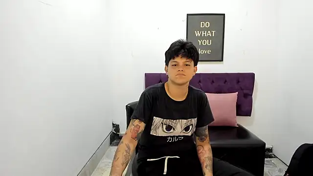 TomBoy Natali online show from April 2026 06:52:01 PM