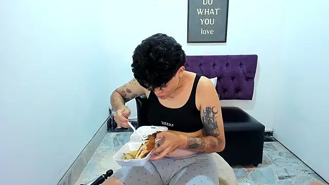 TomBoy Natali online show from May 2026 10:59:01 PM
