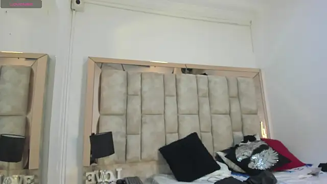 Titan Moreno  online show from March 2026 12:05:02 PM